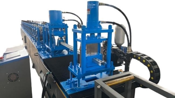 精密ストラットチャネルロール形成機械 70mm ローラーシャフト直径とカスタマイズ可能な切断長