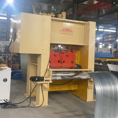 防音壁パネル プロファイル成形機