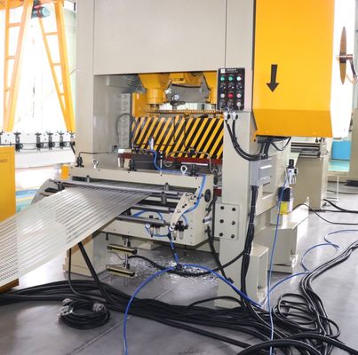 自動パンチングおよび定尺切断生産ライン